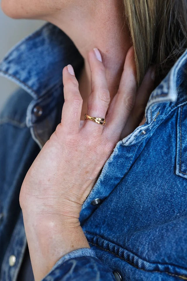 Curio Ring