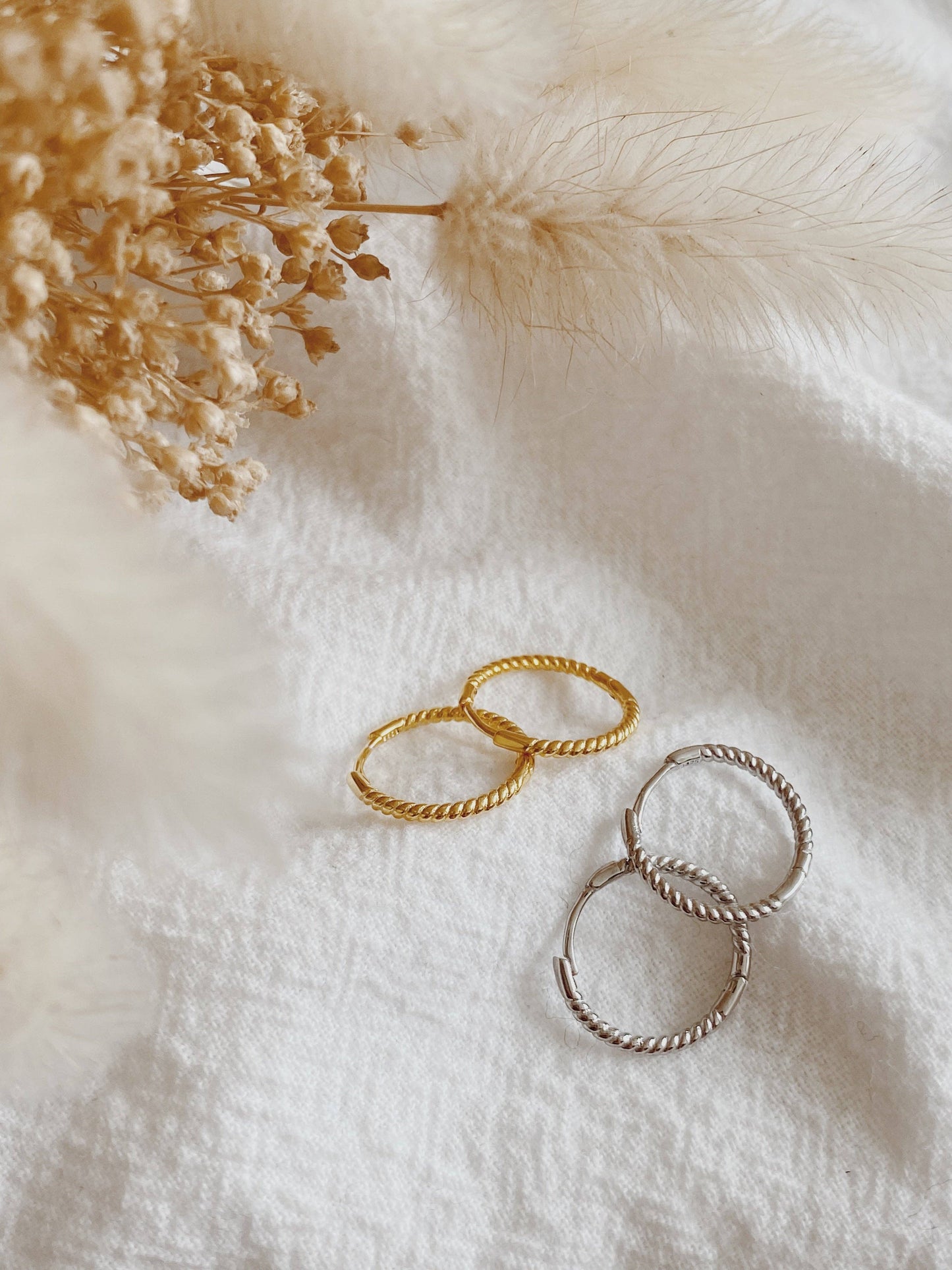 Indy Hoop Earrings: Gold