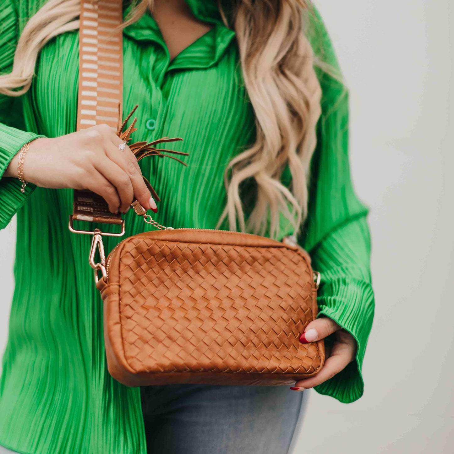 Woven Willow Camera Crossbody Bag -  Brown