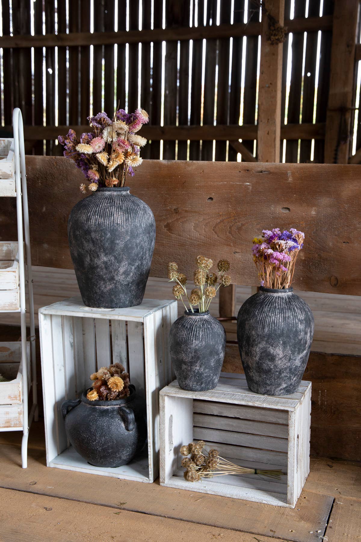 BLACK TERRACOTTA VASE MEDIUM