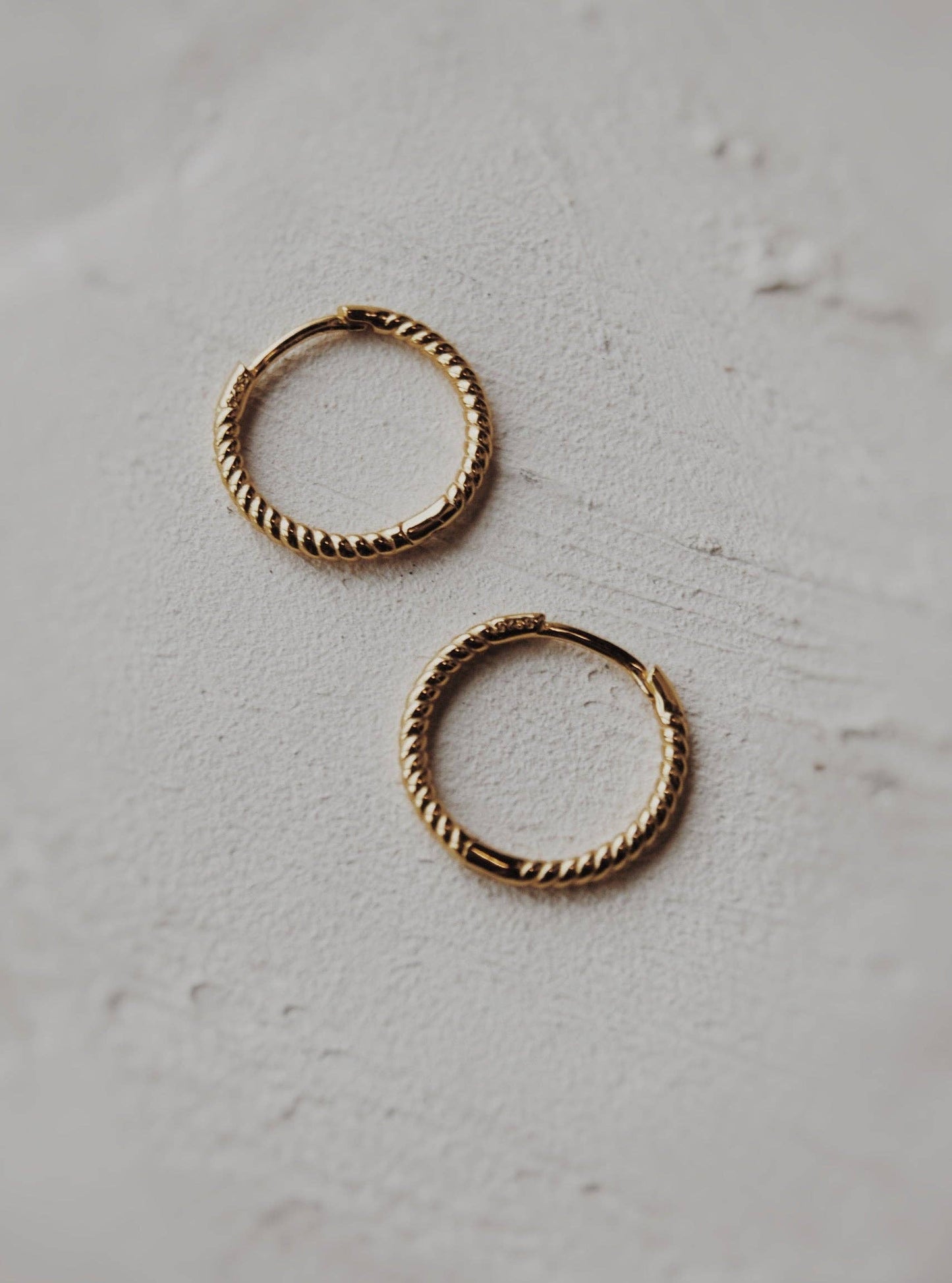 Indy Hoop Earrings: Gold