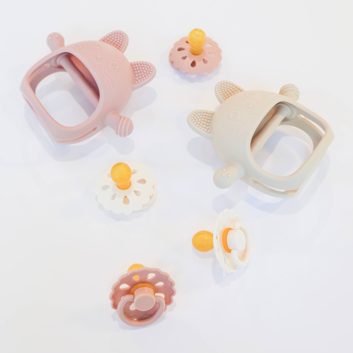 Cat Teething Mitt: Dusty Pink