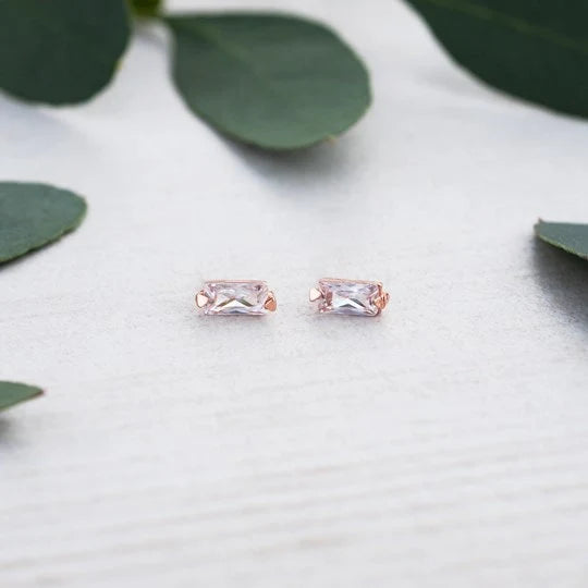 Gracious Stud Earrings