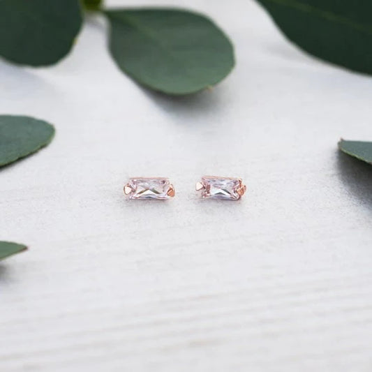 Gracious Stud Earrings