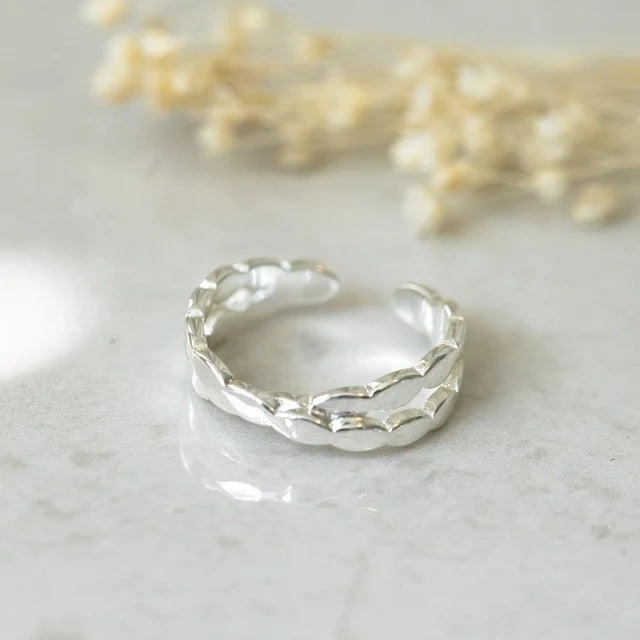Curio Ring