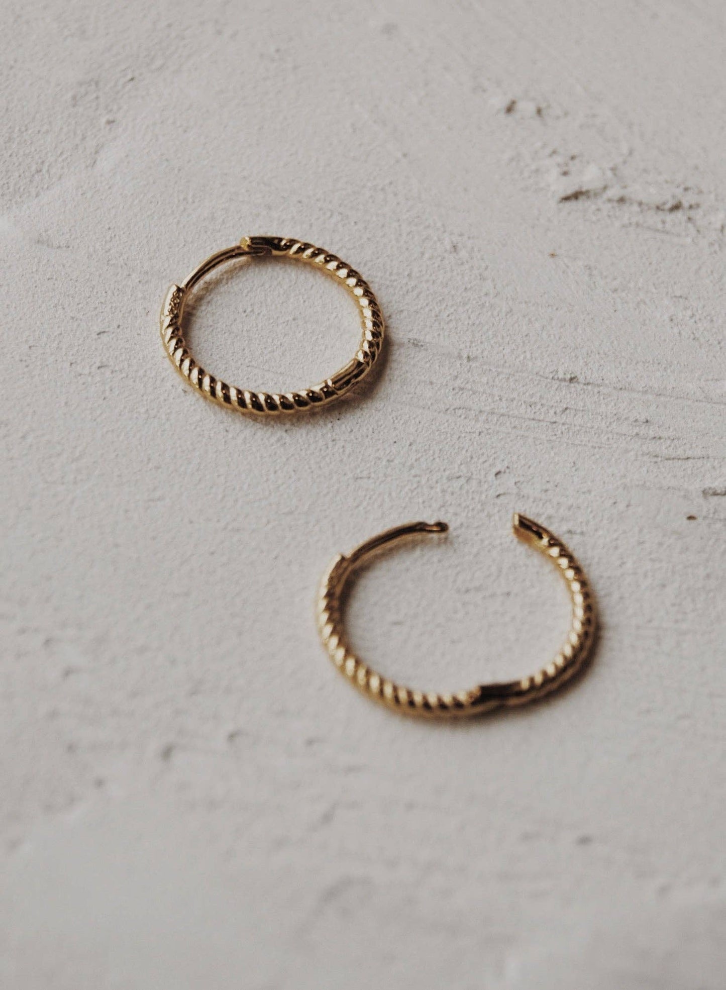 Indy Hoop Earrings: Gold