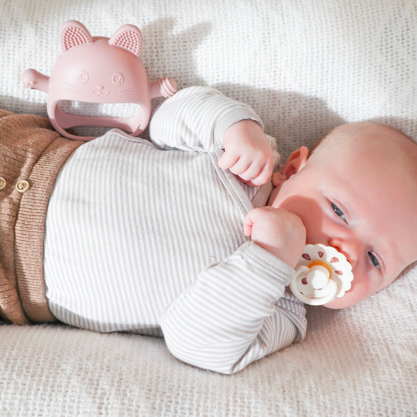 Cat Teething Mitt: Dusty Pink