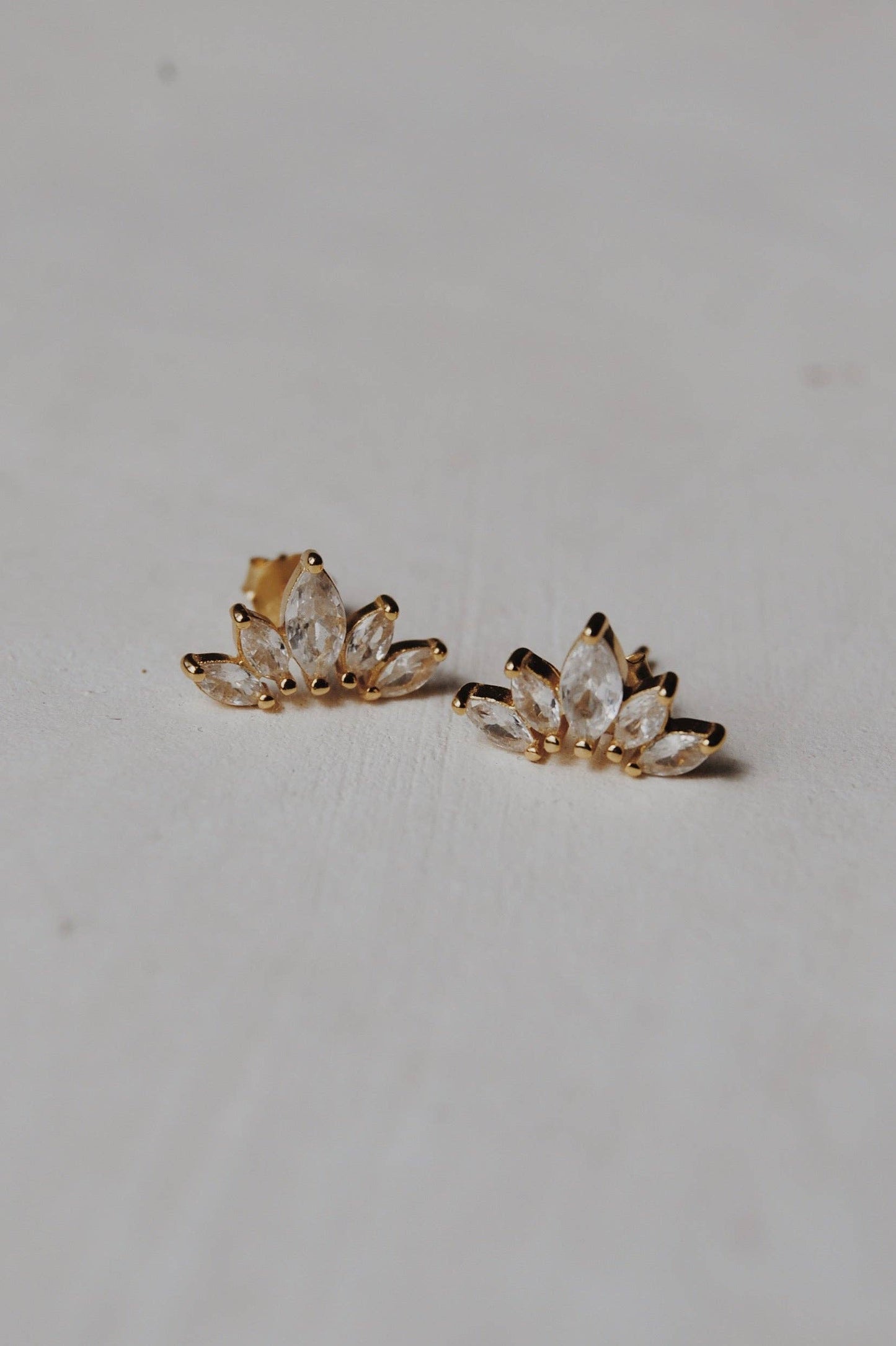 Marquise Arch Stud Earrings: Gold