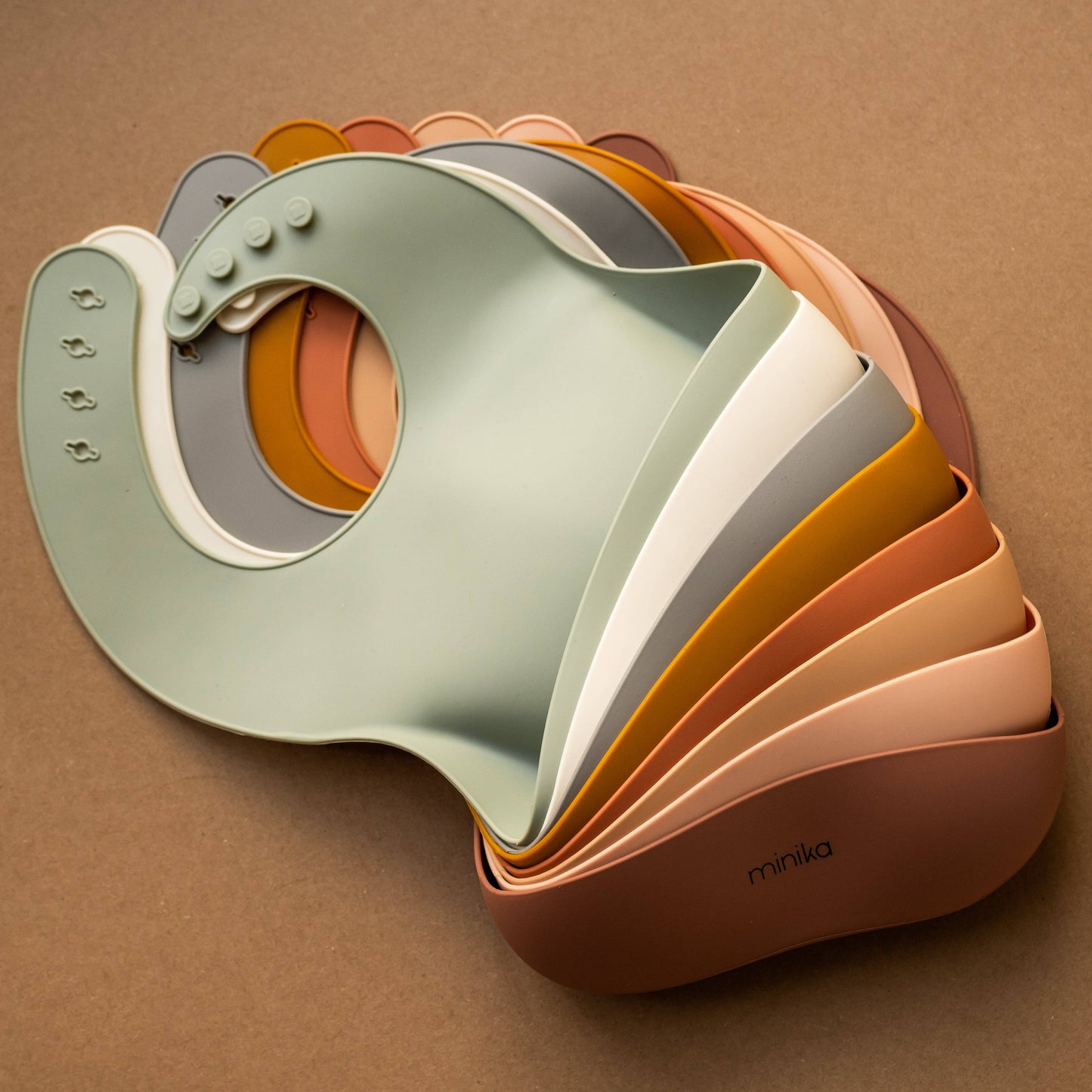 Silicone bib - Blush